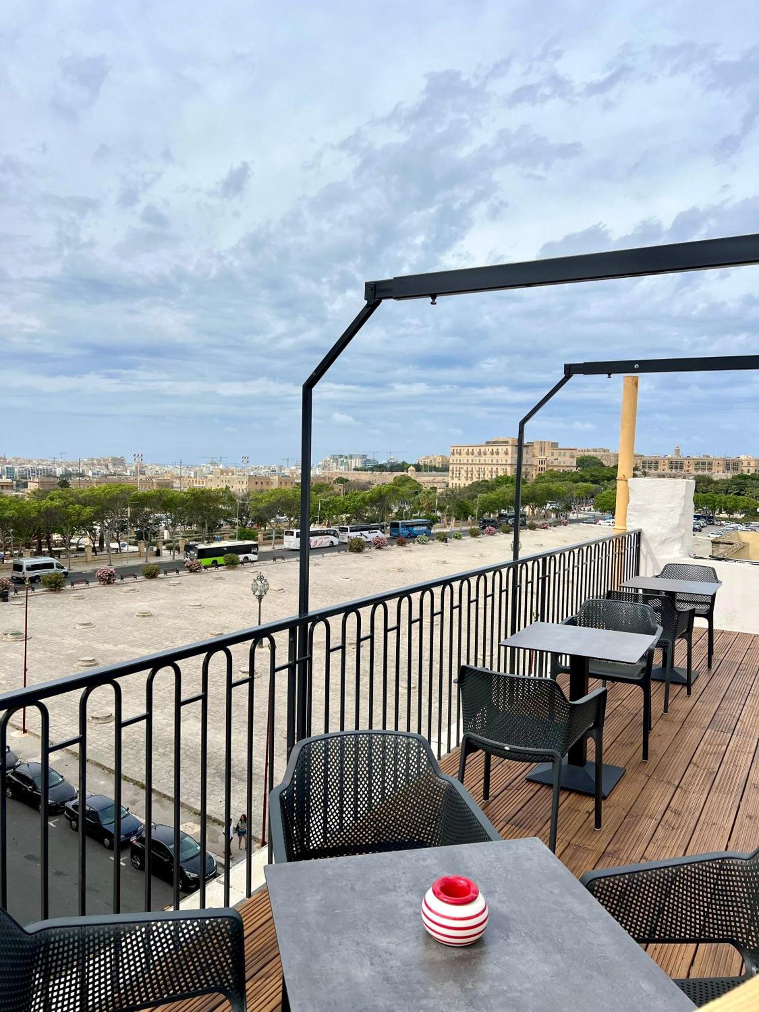 Florette Suite 1Br With Stunning Lounge Terrace By Arcobnb Il-Furjana Dış mekan fotoğraf